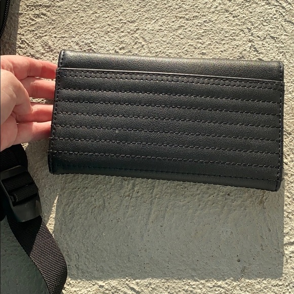 The Flash “Zoom” Backpack + Wallet Bundle - Picture 8 of 9